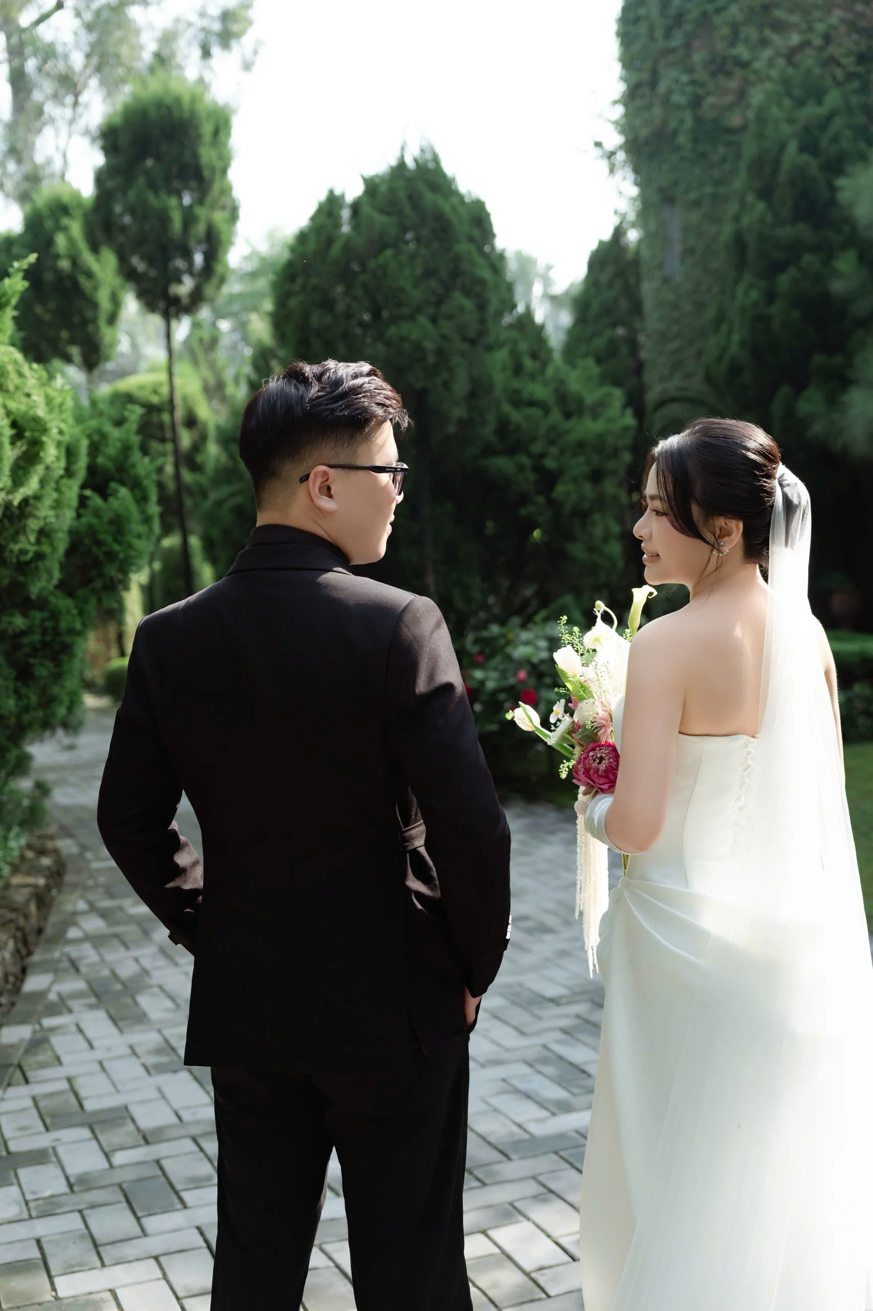 Cô dâu chú rể trong album cưới