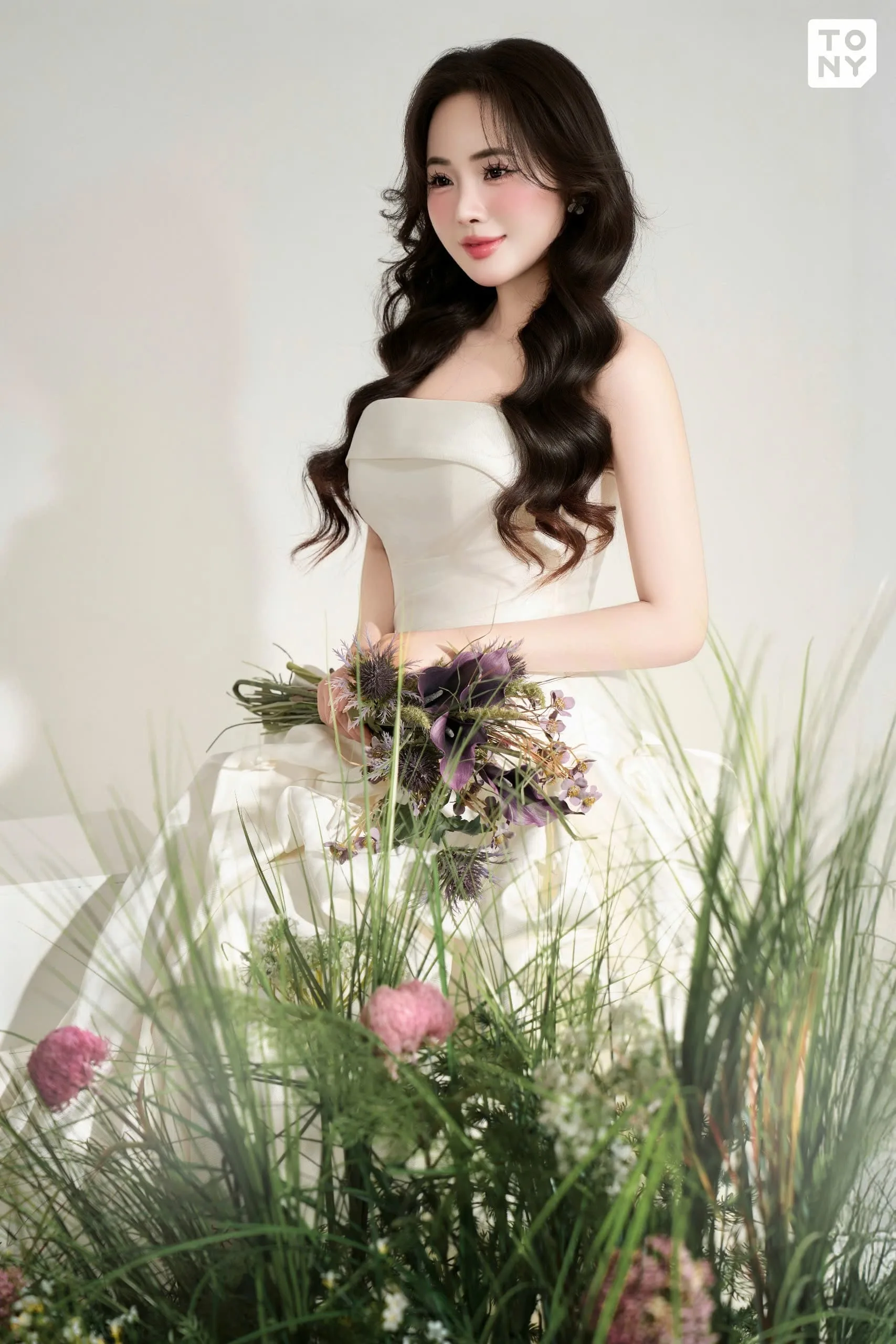 Cô dâu Hồng Hạnh